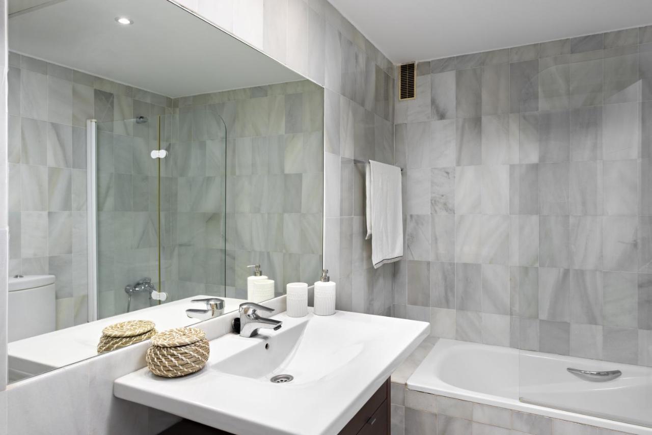 Two Bedroom Apartment In Puerto Banus With Terrace Marbella Eksteriør bilde